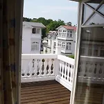 Fewos Direkt Am Strand, Mit Suedbalkon Oder Mit Balkon Mit Meerblick, Villa Strandburg, Binz